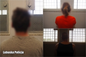 Na jednym zdjęciu, znajdują się trzy mniejsze ujęcia, przedstawiające każdą z zatrzymanych osób - dwóch mężczyzn i kobietę, stojący tyłem do zdjęcia na tle okien policyjnej celi.